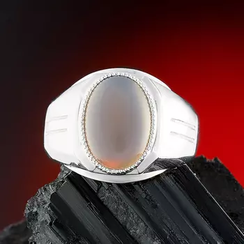 Кольцо агат серый (серебро 925 пр.) размер 20