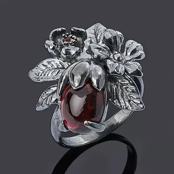 Кольцо гранат альмандин (серебро 925 пр. родир. черн.) размер 17,5