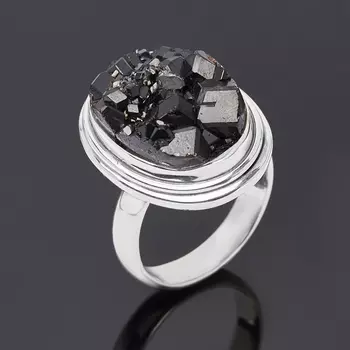 Кольцо гранат меланит (серебро 925 пр.) размер 18