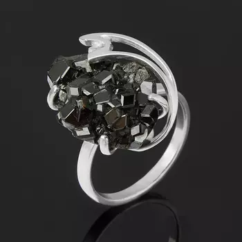 Кольцо гранат меланит (серебро 925 пр.) размер 18,5