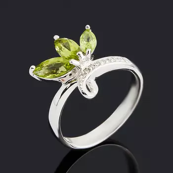 Кольцо хризолит огранка (серебро 925 пр.) размер 17