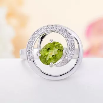 Кольцо хризолит огранка (серебро 925 пр.) размер 16