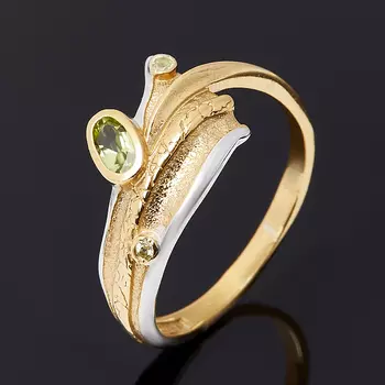 Кольцо хризолит огранка (серебро 925 пр. родир. бел. позолота) размер 18,5