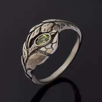 Кольцо хризолит огранка (серебро 925 пр.) размер 17