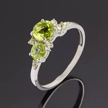 Кольцо хризолит огранка (серебро 925 пр.) размер 17,5