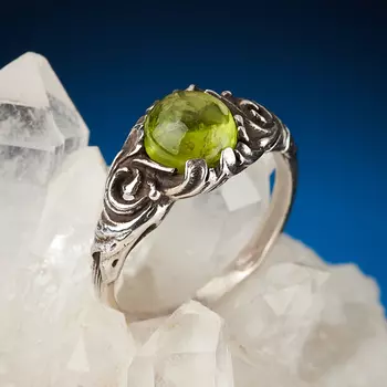 Кольцо хризолит (серебро 925 пр. оксидир.) размер 17