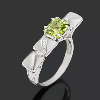 Кольцо хризолит (серебро 925 пр. родир. бел.) огранка размер 18