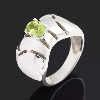 Кольцо хризолит (серебро 925 пр. родир. бел.) огранка размер 17