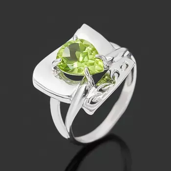 Кольцо хризолит (серебро 925 пр. родир. бел.) огранка размер 17