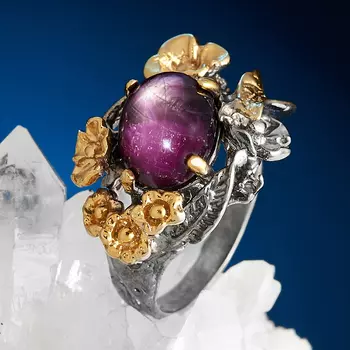 Кольцо корунд рубиновый звездчатый (серебро 925 пр. родир. черн. позолота) размер 18