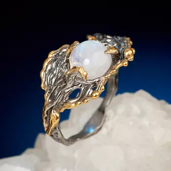 Кольцо лунный камень (адуляр) (серебро 925 пр. позолота, родир. сер.) размер 18