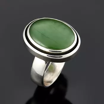 Кольцо нефрит зеленый (серебро 925 пр.) размер 17