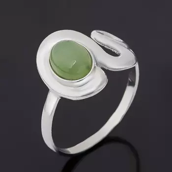 Кольцо нефрит зеленый (серебро 925 пр. родир. бел.) размер 18