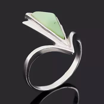 Кольцо нефрит зеленый (серебро 925 пр. родир. бел.) размер 17,5