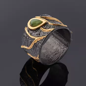 Кольцо нефрит зеленый (серебро 925 пр. позолота, родир. черн.) размер 18,5