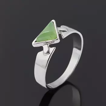 Кольцо нефрит зеленый (серебро 925 пр. родир. бел.) размер 17,5
