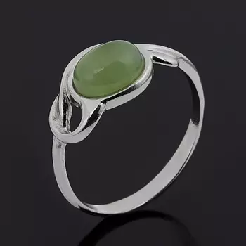 Кольцо нефрит зеленый (серебро 925 пр. родир. бел.) размер 16,5