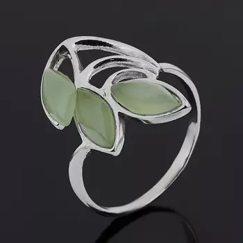 Кольцо нефрит зеленый (серебро 925 пр. родир. бел.) размер 17