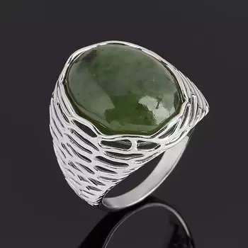 Кольцо нефрит зеленый (серебро 925 пр. родир. бел.) размер 17,5