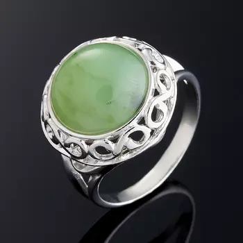 Кольцо нефрит зеленый (серебро 925 пр.) размер 17,5