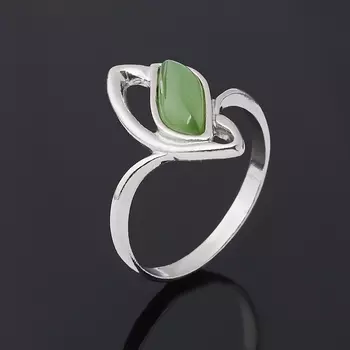 Кольцо нефрит зеленый (серебро 925 пр. родир. бел.) размер 18