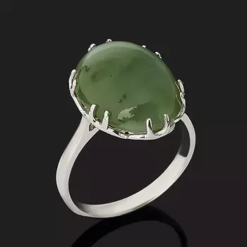 Кольцо нефрит зеленый (серебро 925 пр. родир. бел.) размер 17,5