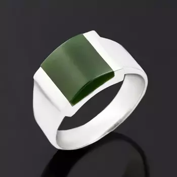 Кольцо нефрит зеленый (серебро 925 пр. родир. бел.) размер 17,5