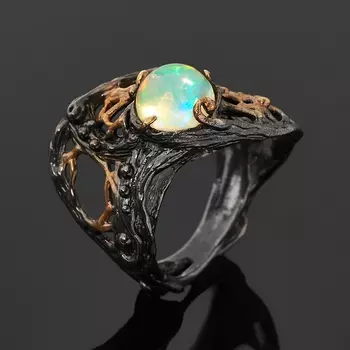 Кольцо опал белый благородный (серебро 925 пр. позолота, родир. черн.) размер 17,5