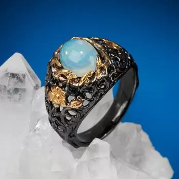 Кольцо опал благородный белый (серебро 925 пр. позолота, родир. черн.) размер 17