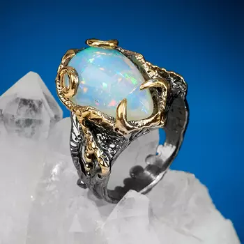 Кольцо опал благородный белый (серебро 925 пр. позолота, родир. черн.) размер 17