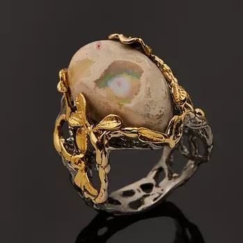 Кольцо опал благородный белый в породе (серебро 925 пр. позолота, родир. черн.) размер 18,5