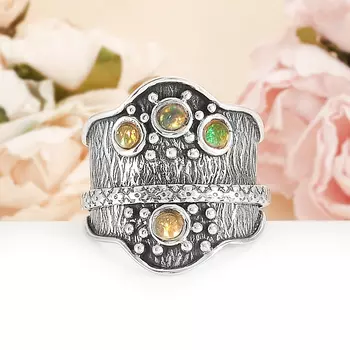 Кольцо опал благородный желтый (серебро 925 пр.) размер 18