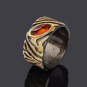 Кольцо янтарь пресс (серебро 925 пр. позолота, родир. черн.) размер 18