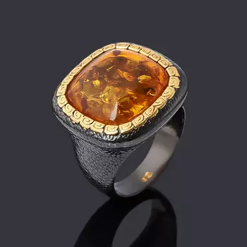 Кольцо янтарь пресс (серебро 925 пр. позолота, родир. черн.) размер 19