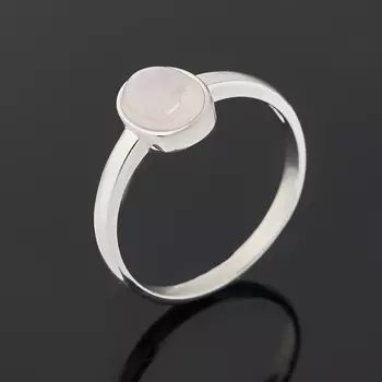 Кольцо розовый кварц (серебро 925 пр. родир. бел.) размер 17,5