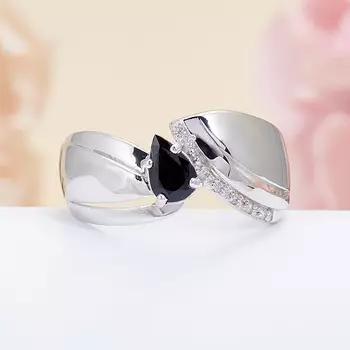 Кольцо сапфир черный огранка (серебро 925 пр.) размер 17