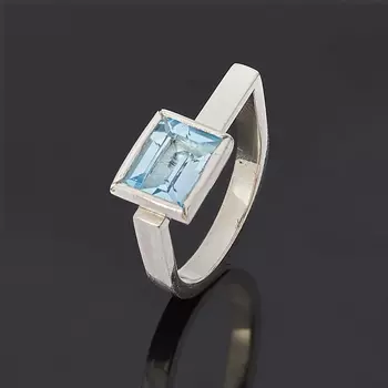 Кольцо топаз голубой огранка (серебро 925 пр.) размер 16,5