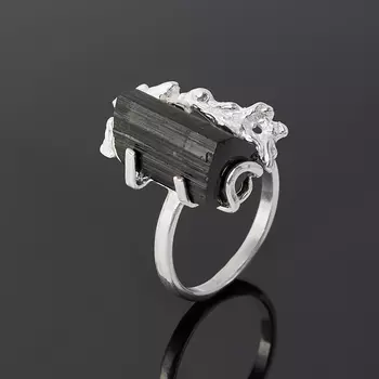 Кольцо турмалин черный (шерл) (серебро 925 пр.) размер 18,5