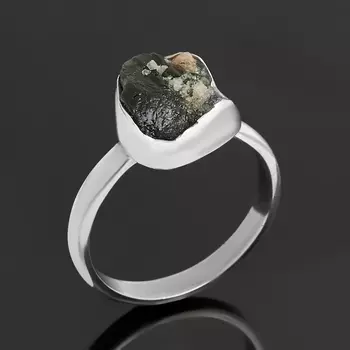 Кольцо турмалин голубой (индиголит) (серебро 925 пр.) размер 18