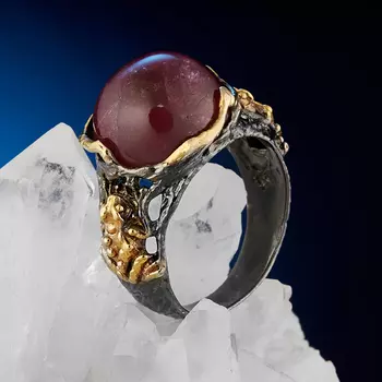 Кольцо турмалин розовый (рубеллит) (серебро 925 пр. позолота, родир. черн.) размер 18