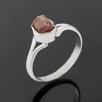 Кольцо турмалин розовый (рубеллит) (серебро 925 пр.) размер 18