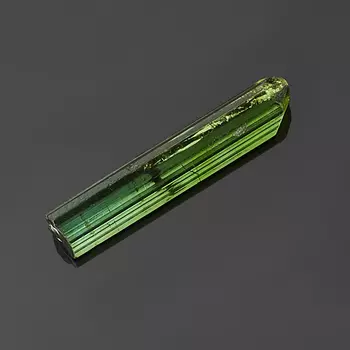 Кристалл турмалин зеленый (верделит) (1,5-2 см)