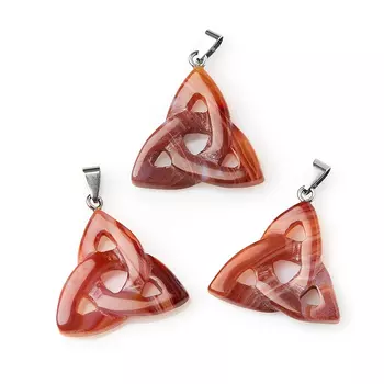 Кулон агат красный (биж. сплав) трикветр 3-3,5 см