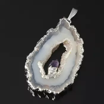 Кулон агат серый (биж. сплав) срез с кристаллом аметиста 4-5 см