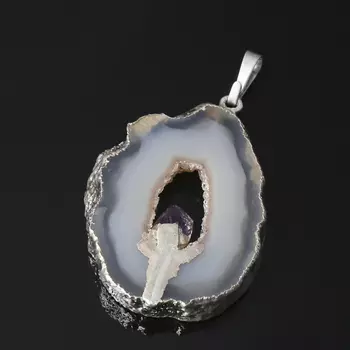 Кулон агат серый (биж. сплав) срез с кристаллом аметиста 4-5 см