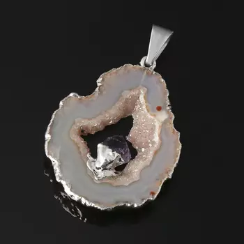 Кулон агат серый (биж. сплав) срез с кристаллом аметиста 4-5 см