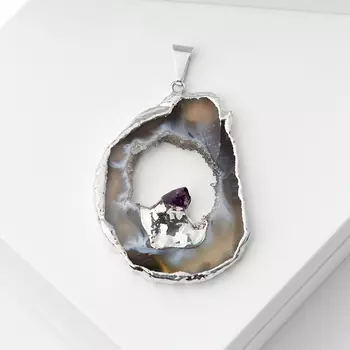 Кулон агат серый (биж. сплав) срез с кристаллом аметиста 4-6 см