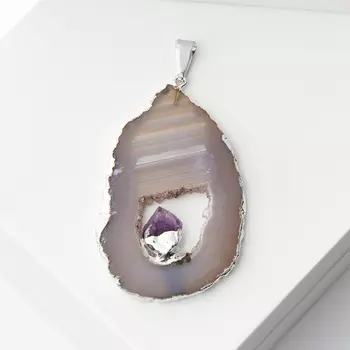 Кулон агат серый (биж. сплав) срез с кристаллом аметиста 4-6 см