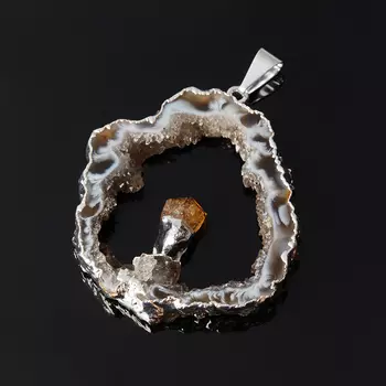 Кулон агат серый (биж. сплав) срез с кристаллом цитрина 4,5-5,5 см