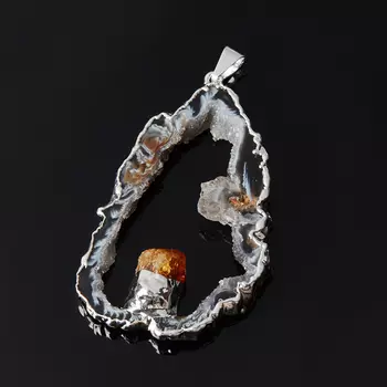 Кулон агат серый (биж. сплав) срез с кристаллом цитрина 6-7 см